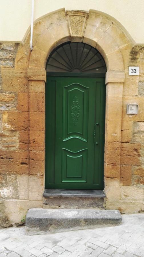 Casa Vacanze, In Centro Citta Caltanissetta Luaran gambar